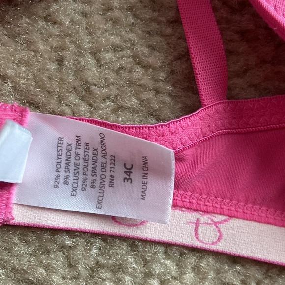Jessica Simpson bra - Picture 4 of 6